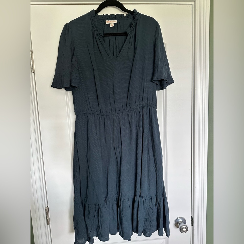 Knox and Rose navy dress.